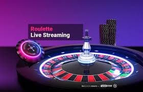 Tampilan kombinasi kartu poker dengan peringkat dari Royal Flush hingga High Card